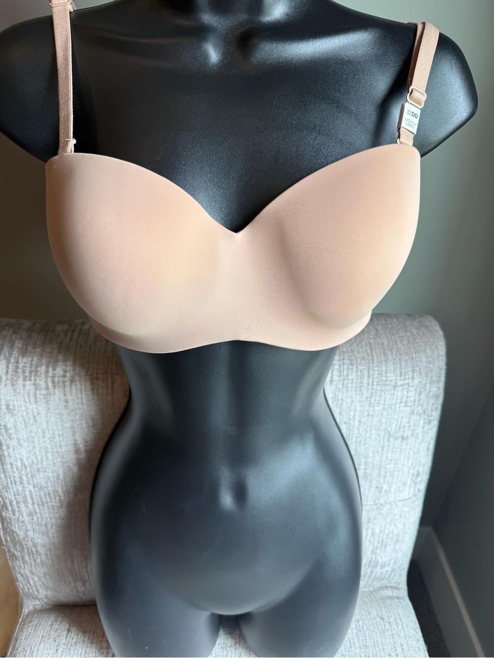 Pink Victoria’s Secret wear everywhere lightly lined 32DD new with tags